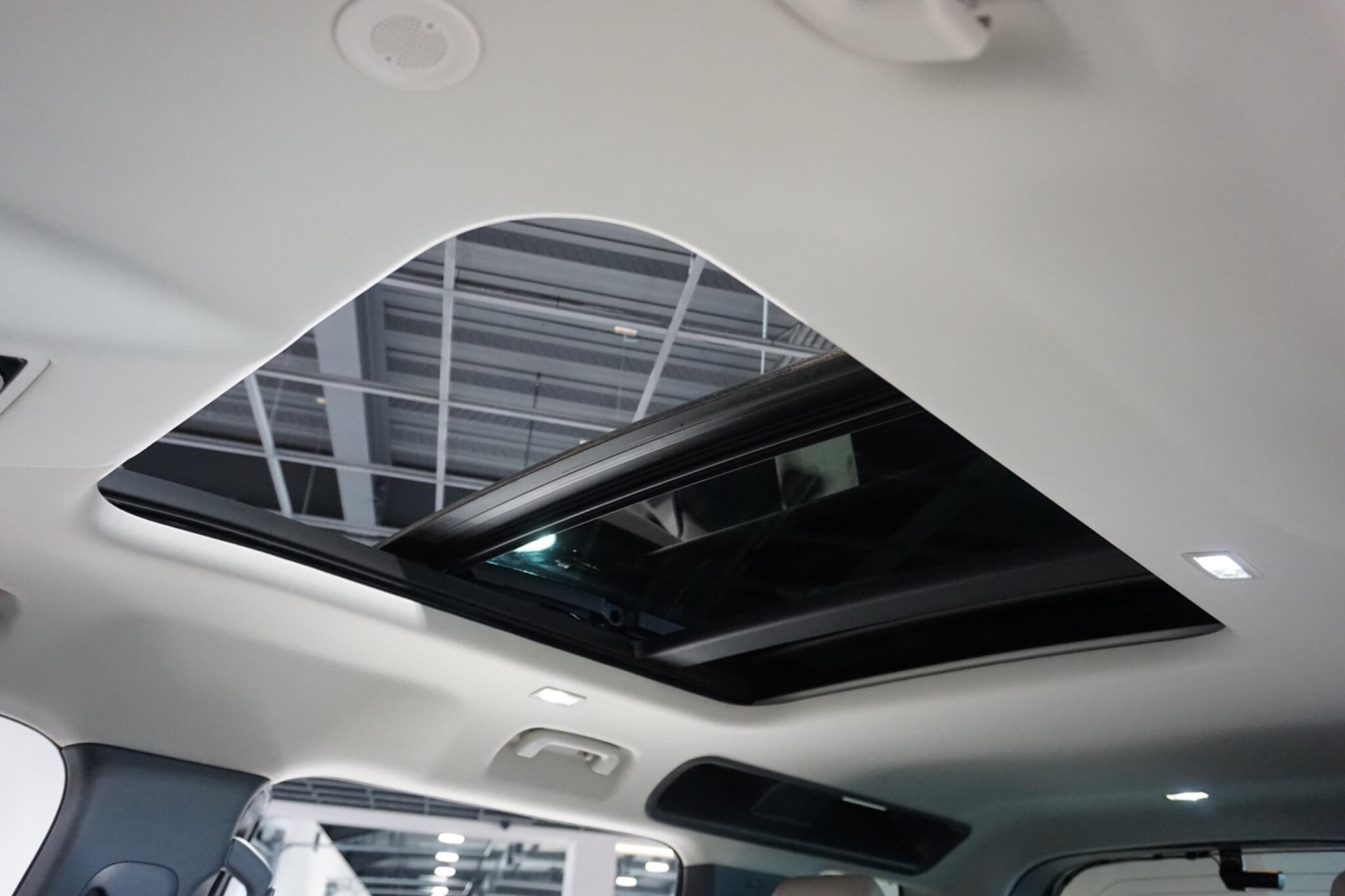 Land Rover Defender 110 3.0 D250 MHEV XS Edition SUV 5dr Diesel Auto 4WD Euro 6 (s/s) (250 ps)